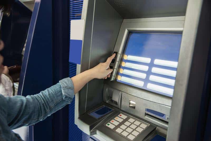 Ketentuan Kartu ATM yang Dapat Digunakan di Luar Negeri